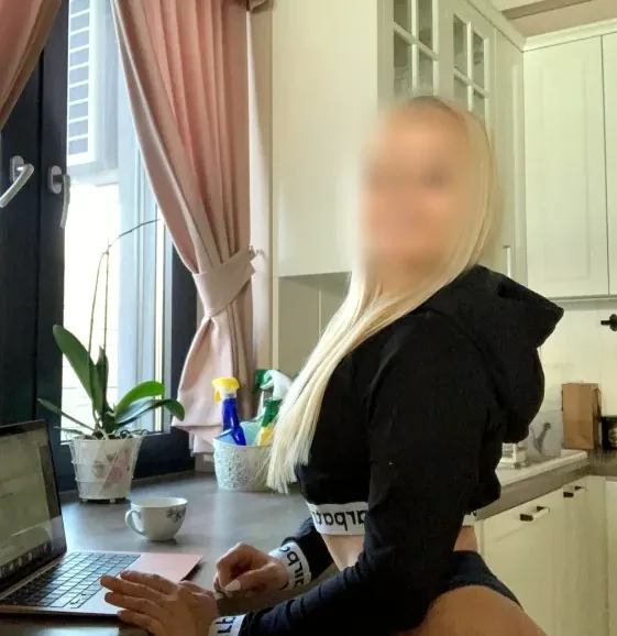 Alena, 34