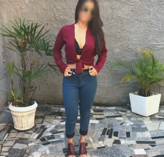 Charlotte, 34