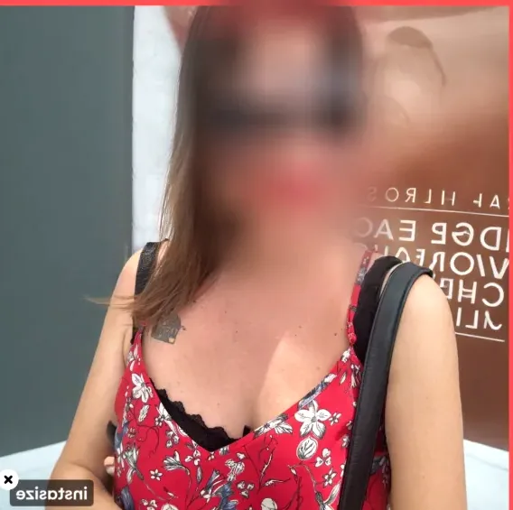 Claudia, 37