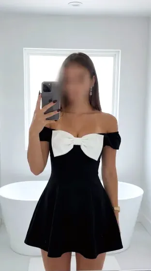 Daniela, 28