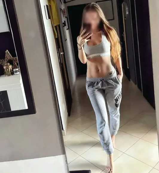 Elisa, 28