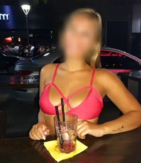 Isabell, 32