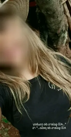 Josephine, 32