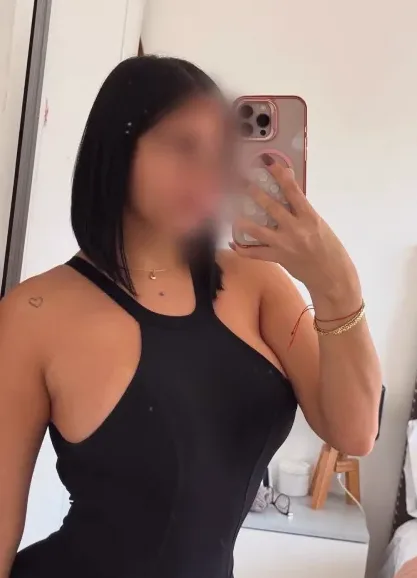 Lara, 28