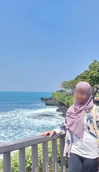Lena, 37