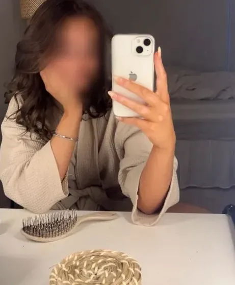 Lilly, 20