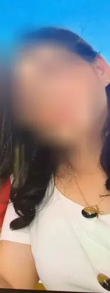 Mia, 30