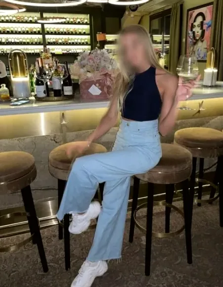 Nadine, 34