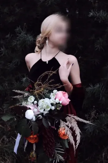 Nina, 26