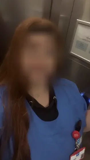 Özlem, 22