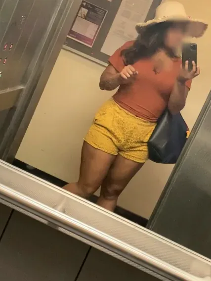 Paula, 34