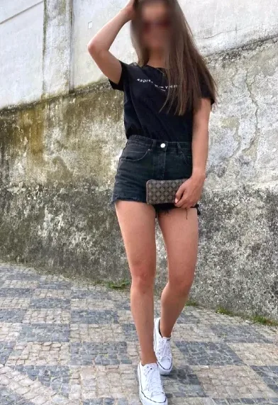 Pia, 33