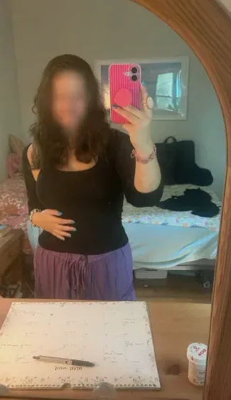 Pia, 27
